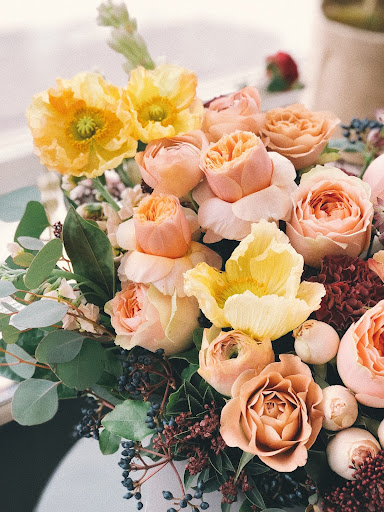 What are the flower trends for summer 2022?