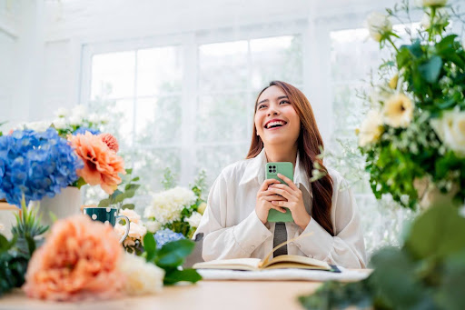 La Importancia de Regalar a los Colaboradores y Consejos sobre Cómo Hacerlo con Flores.