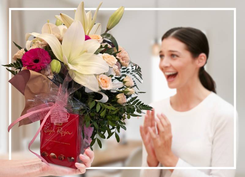 The Best Gifts Accompanied by Flowers: Tips to Surprise